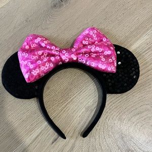 Adorable Minnie Mouse costume size 3-4T